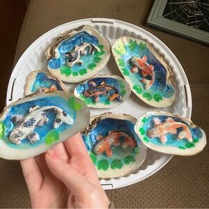 HANDCRAFTED KOI FISH DECORATIVE SHELL ART - MULTICOLOR